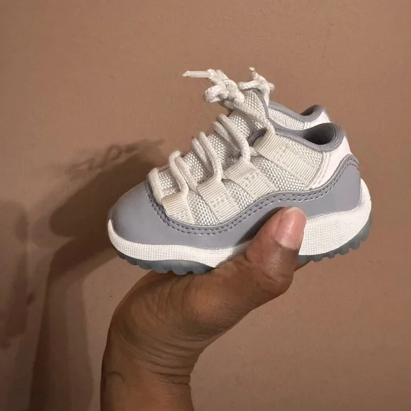Jordan | Shoes | Jordan Kids Sneakers In Gray And Cream  display picture 2